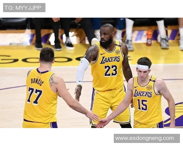 2008年湖人与骑士的经典对决回顾与精彩瞬间分析